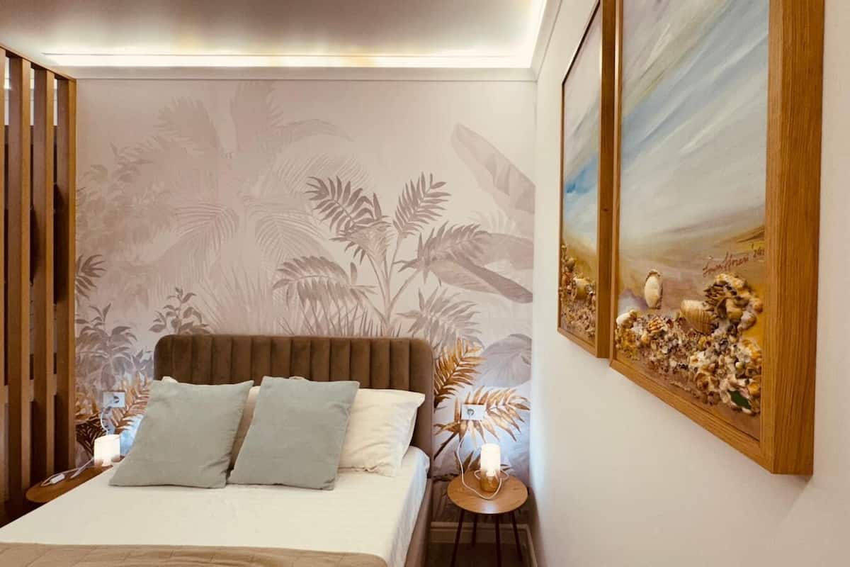 Decoración personalizada, muebles diferentes y wifi gratis