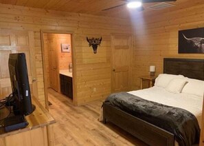 6 makuuhuonetta, silitysrauta/-lauta, ilmainen Wi-Fi, vuodevaatteet