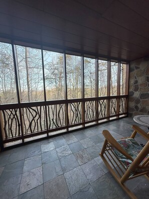 Interior - Once Upon A Time- Where romance begins- King Suite, Fireplace, 2-levels (Sevierville)