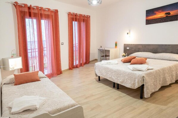 1 bedroom, bed sheets
