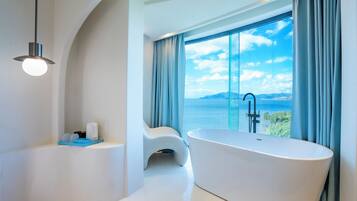 Comfort Double Room, Private Bathroom, Ocean View | Blackout drapes, soundproofing, free WiFi