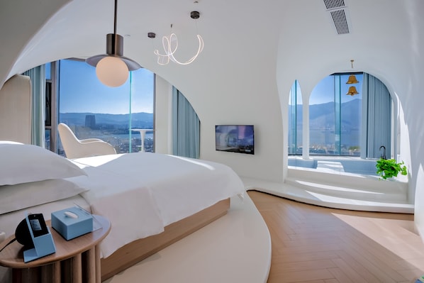 Superior Double Room, Sea View | Blackout drapes, soundproofing, free WiFi