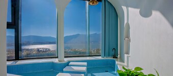 Dali Canghai Xueyue Seaview Hotel