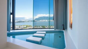 Family Suite, Sea View | Blackout drapes, soundproofing, free WiFi