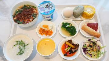 Free daily buffet breakfast