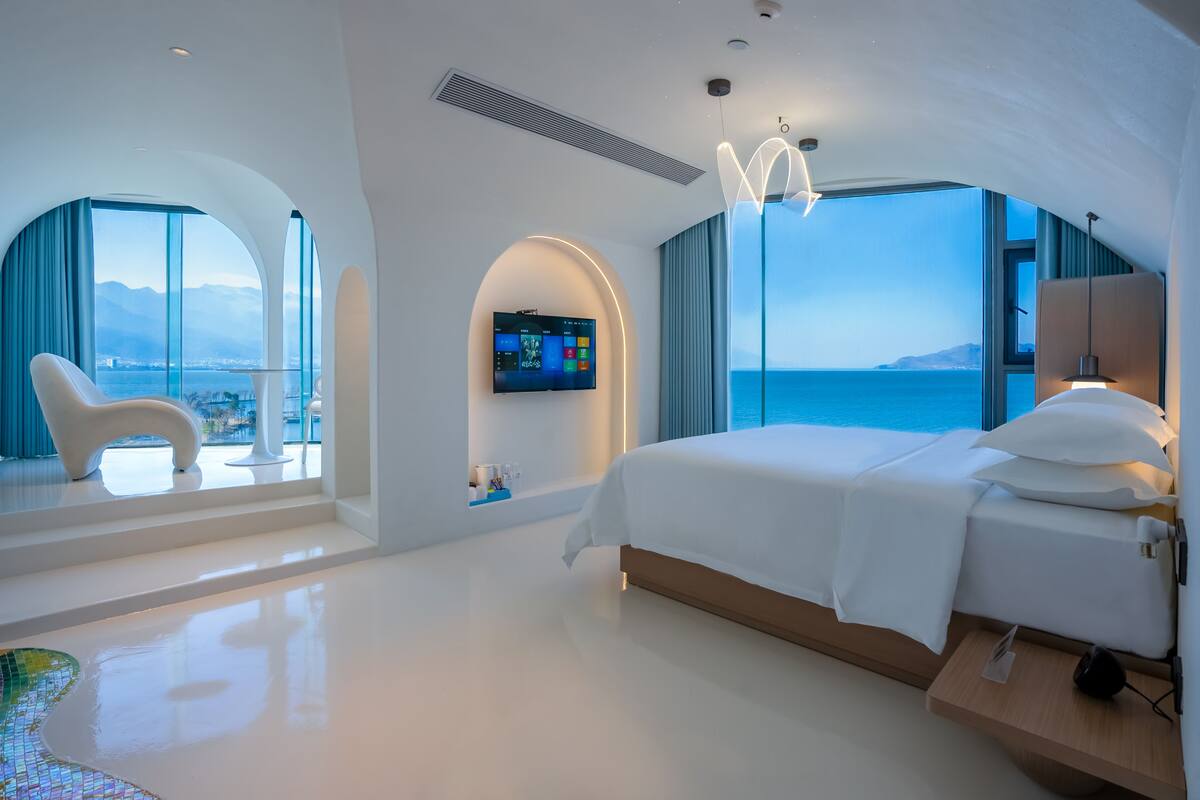 Deluxe Double Room, Sea View | Blackout curtains, soundproofing, free WiFi