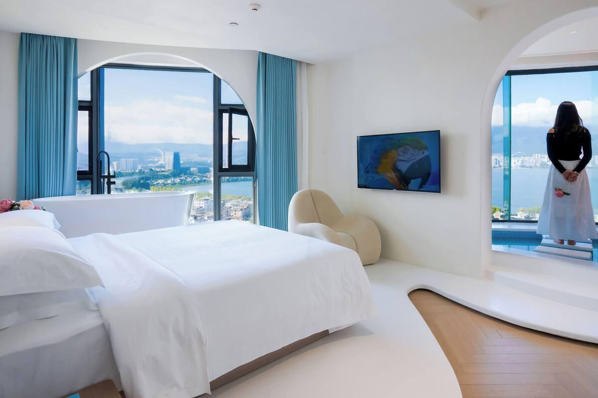 Suite familiar, vistas al mar | Cortinas opacas, sistema de insonorización, wifi gratis