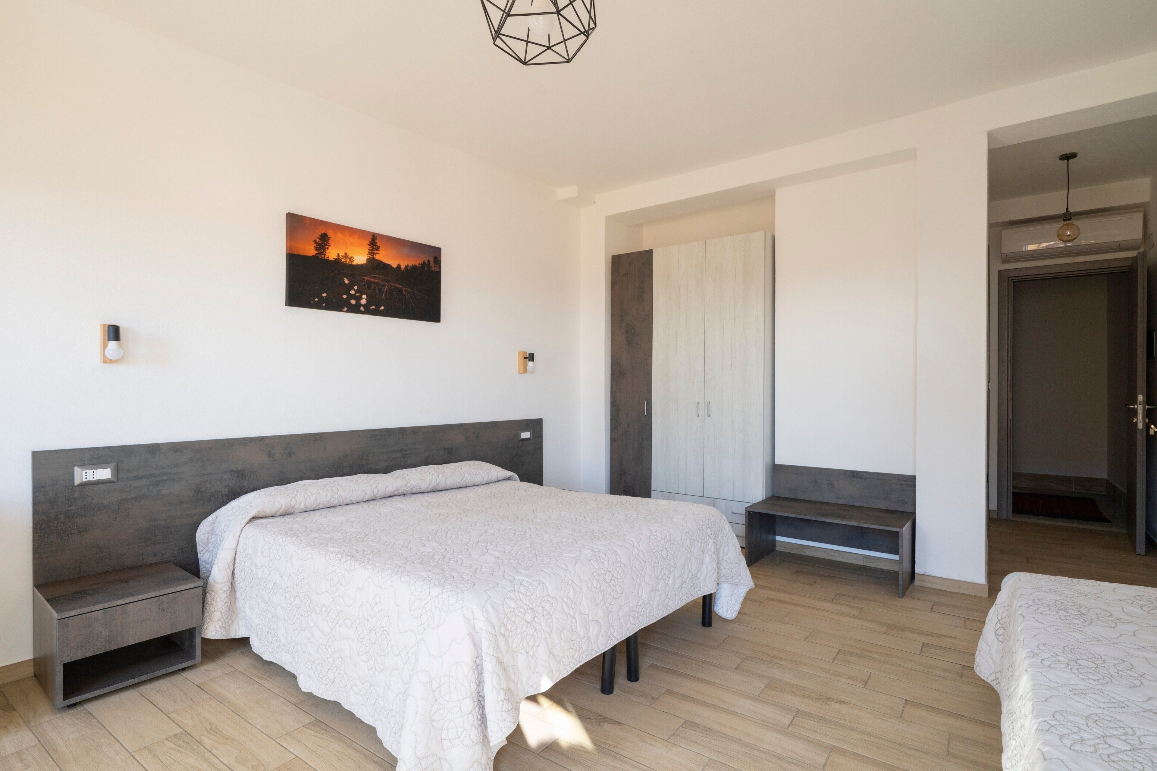 1 bedroom, bed sheets
