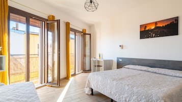 1 bedroom, bed sheets
