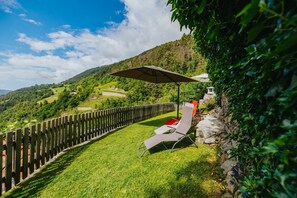 Property grounds - Apartment 'Maso Fallmerayer - Fallmerayerhof' with Mountain View, Private Garden and Wi-Fi (Bressanone)