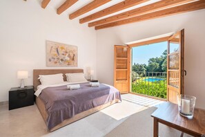 4 bedrooms, WiFi, bed sheets - Villa 'Can Perot' with Mountain View, Private Pool and Wi-Fi (Pollença)