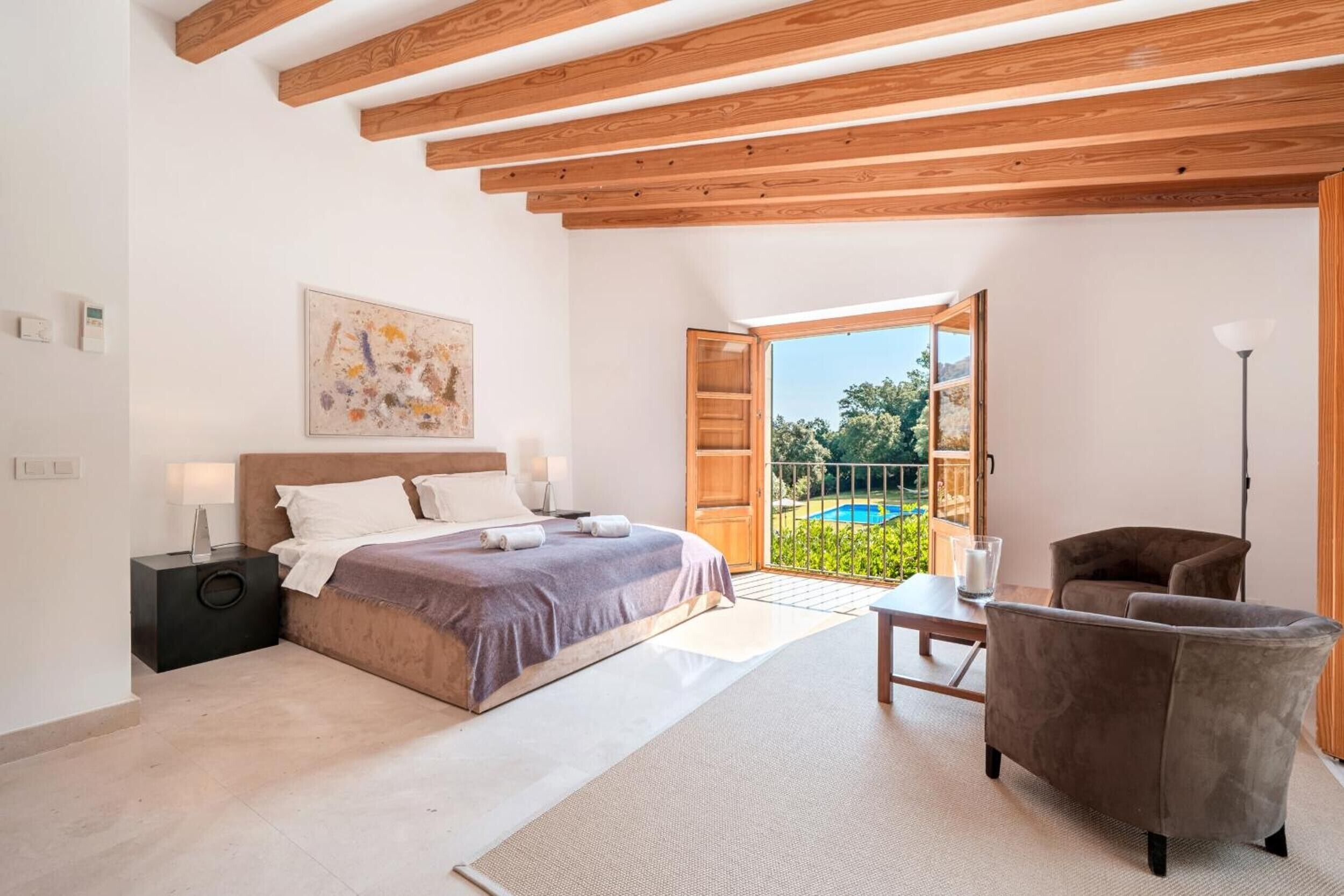 4 bedrooms, WiFi, bed sheets