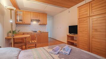 واي فاي مجانًا وملاءات أسرّة