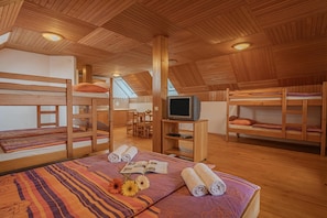 Family Studio (Oblak Estate Studio XL) | Free WiFi, bed sheets