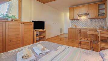 Family Studio (Oblak Estate Studio Ina) | Shared kitchen | Fridge, stovetop, cookware/dishes/utensils, freezer