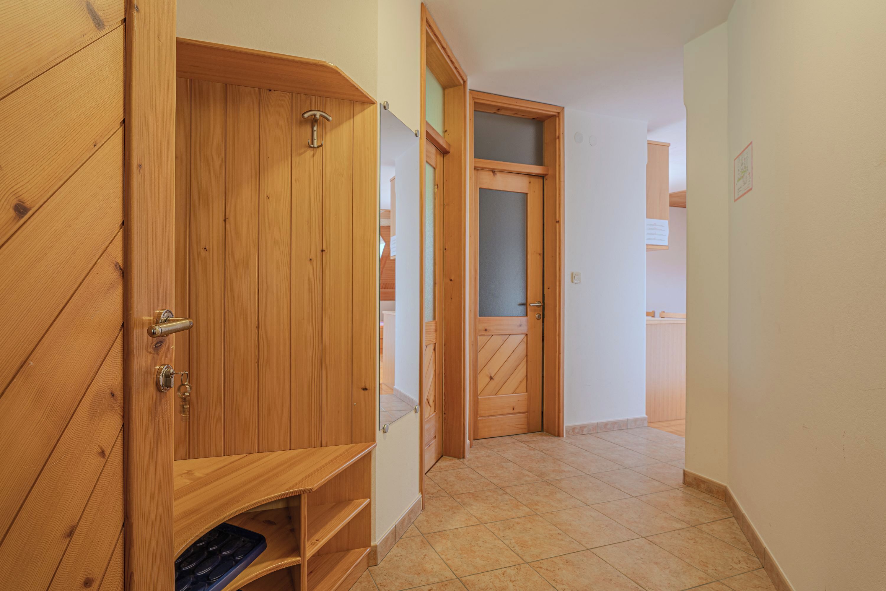 المنشأة من الداخل