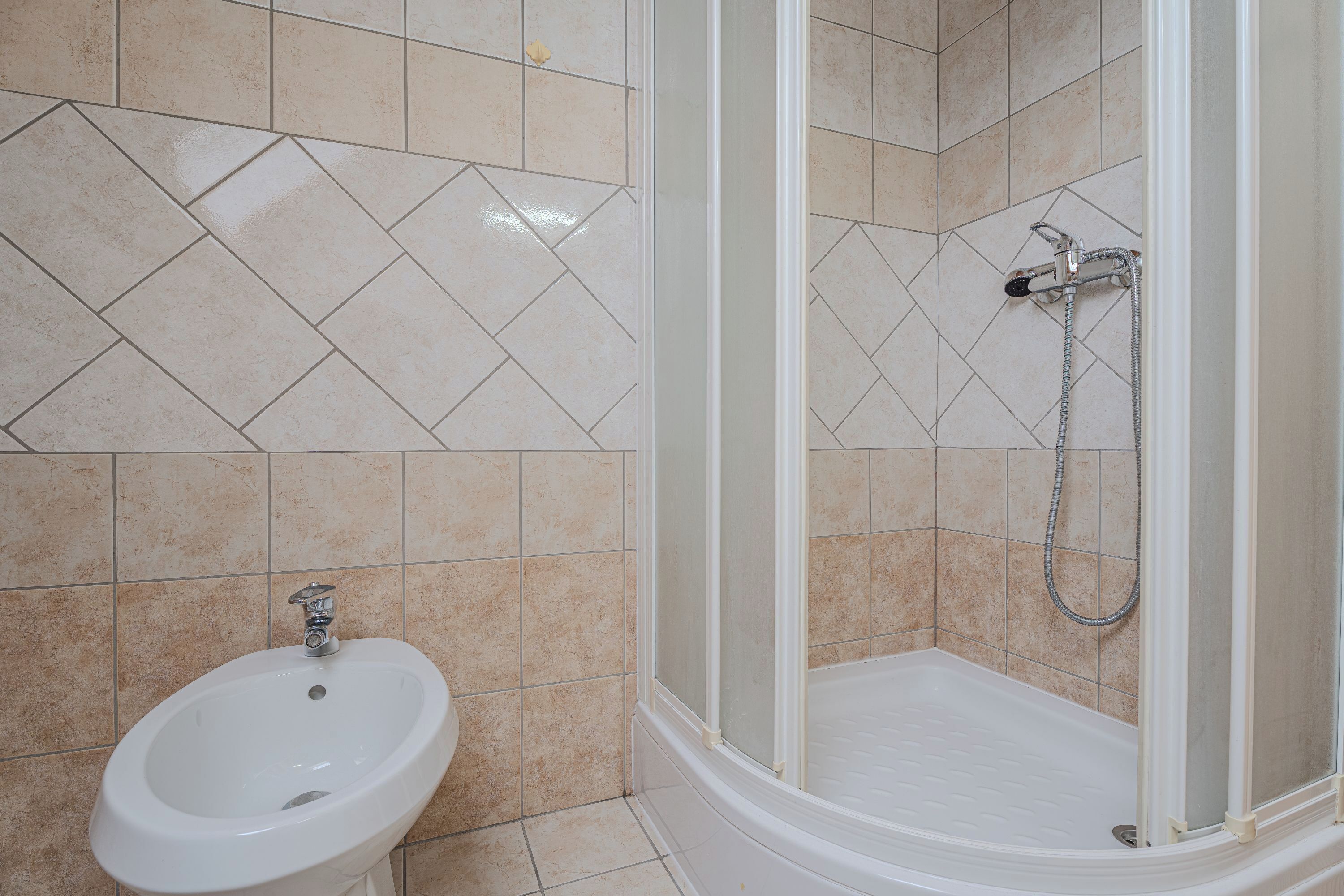 Familiestudio (Oblak Estate Studio XL) | Bad | Dusj, håndklær, såpe og sjampo