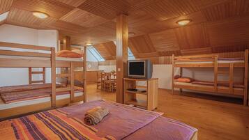 Family Studio (Oblak Estate Studio XL) | Free WiFi, bed sheets