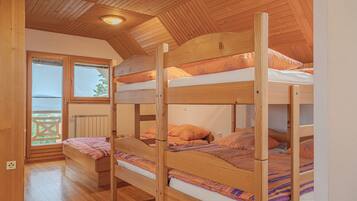 Free WiFi, bed sheets