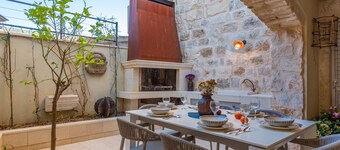 Villa Palazzo Antiqua beachfront Vis by Villas Gui