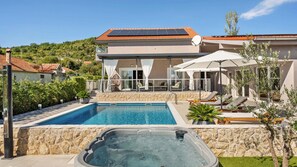 Beheizter Pool
