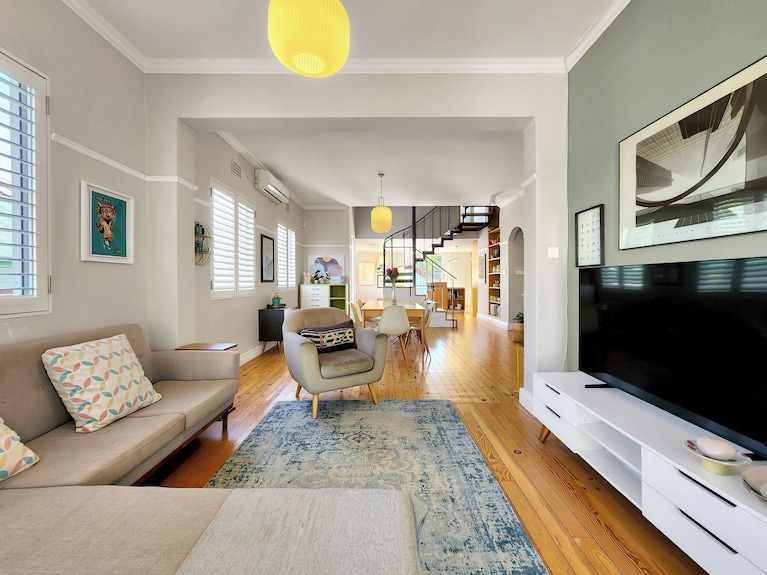 Chic 4-bedroom House In City Bowl With Pool + Mountain Views - 開普敦