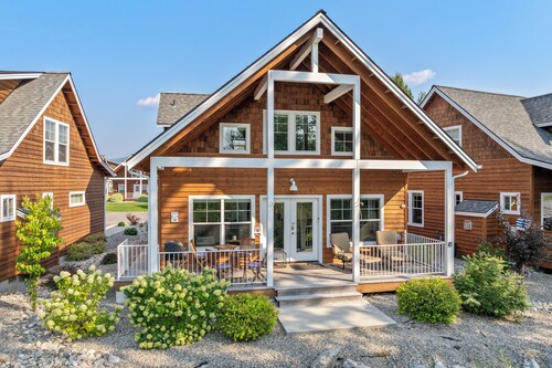 New Listing! Sunset Views | Dover Bay Bungalow Retreat | Private Deck + BBQ