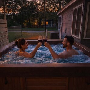 Tina de hidromasaje al aire libre