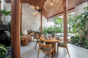 Outdoor dining