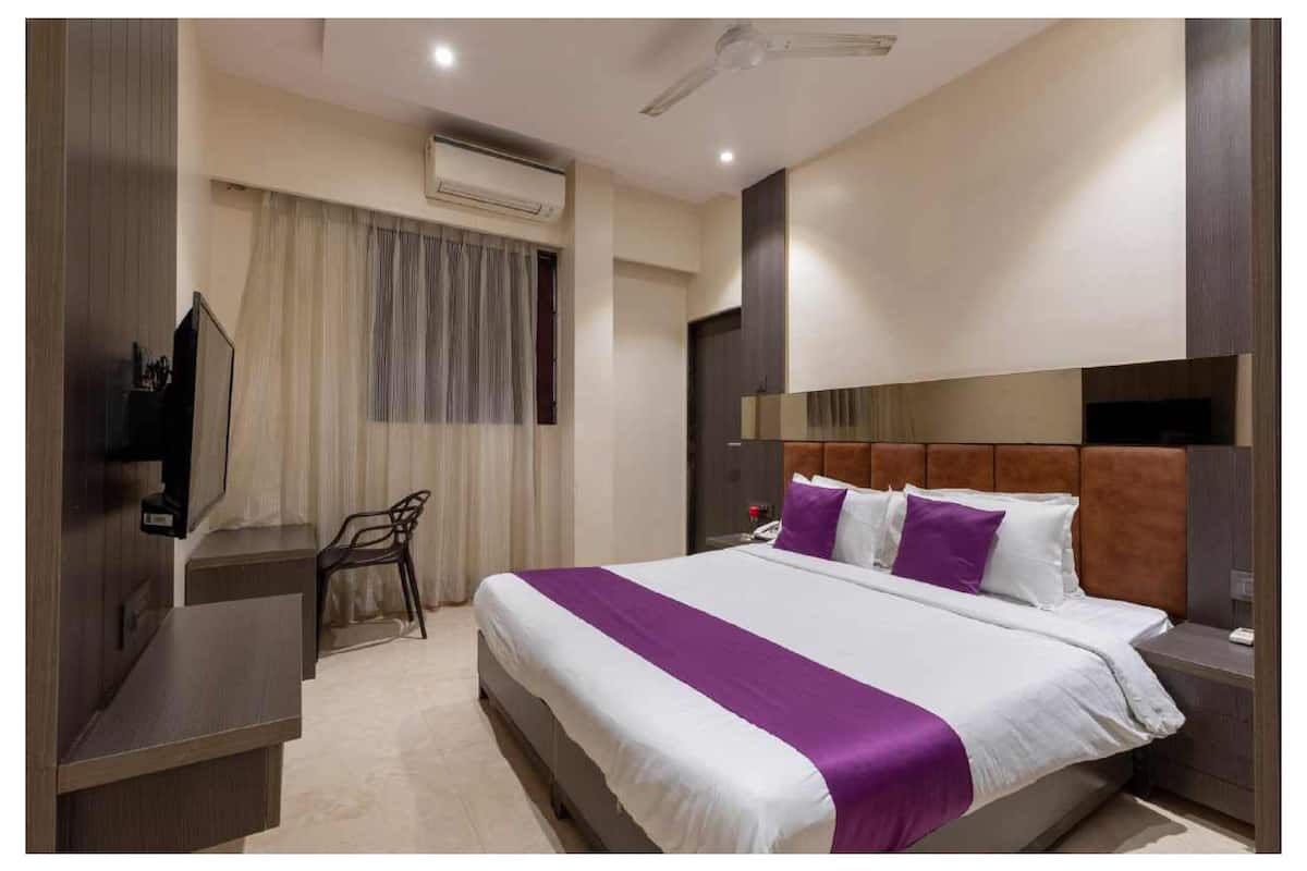 Family Room, City View | Free WiFi