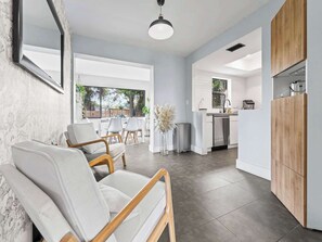 Interior - Luxury Stay with Filtered Water & Pet-Friendly Fun! (Fort Lauderdale)