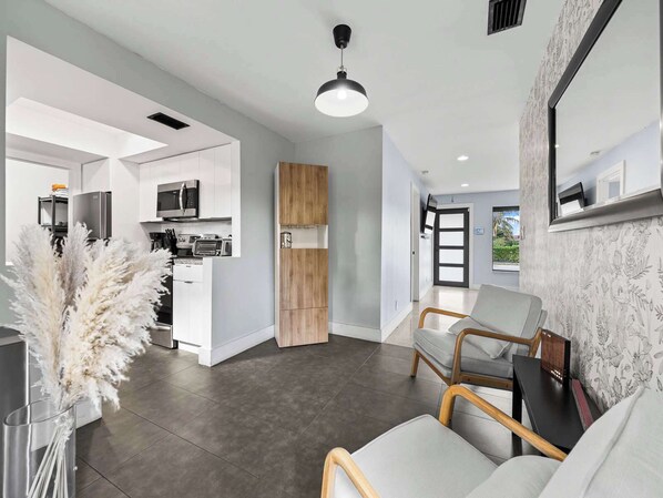 Interior - Luxury Stay with Filtered Water & Pet-Friendly Fun! (Fort Lauderdale)