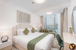 Luxury Apartment, Balcony, Marina View | Iron/ironing board, cribs/infant beds, free WiFi, bed sheets