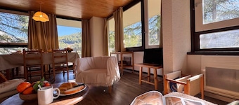 Spacious apartment at the slopes, pets allowed