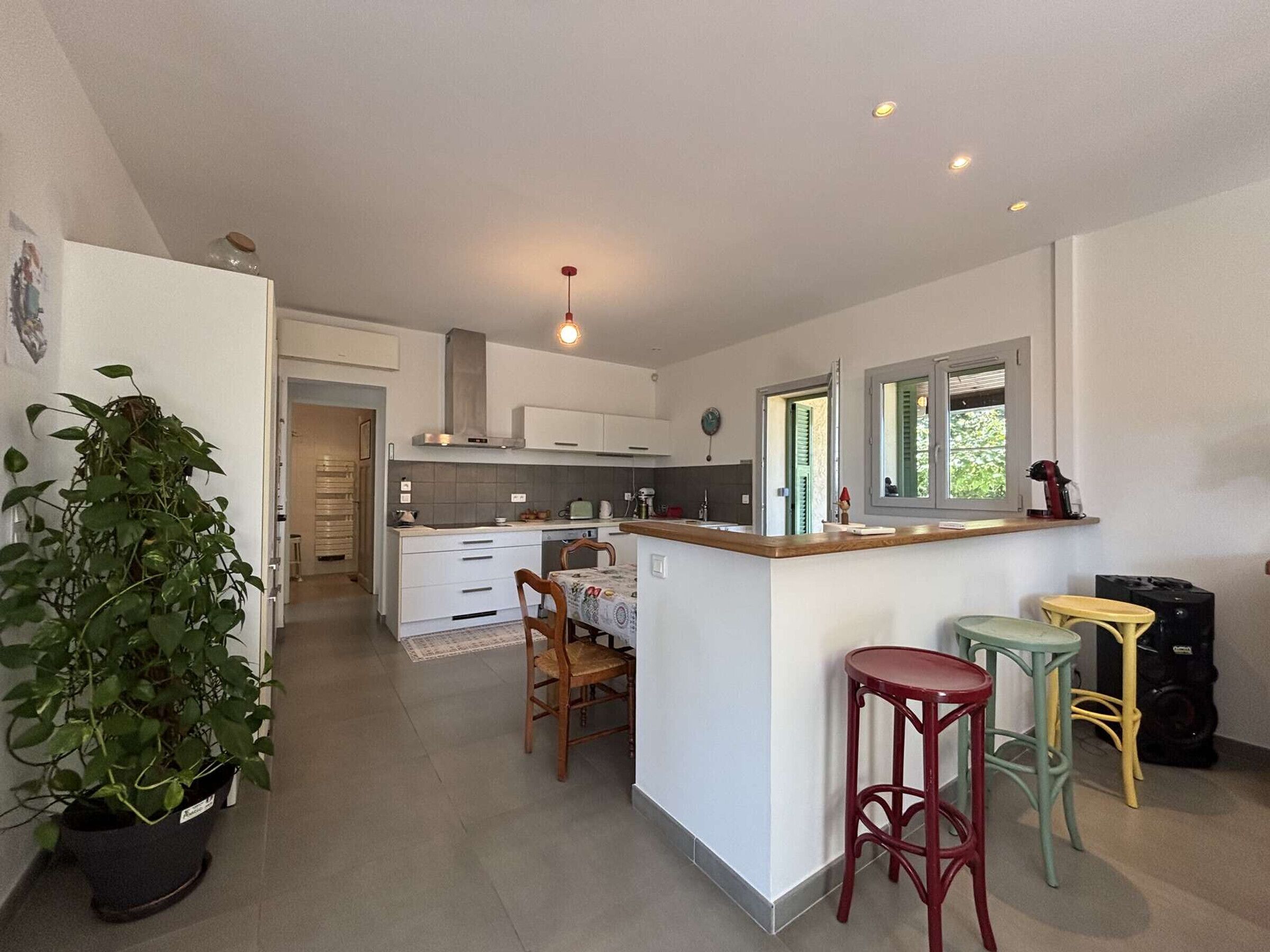 Kühlschrank, Mikrowelle, Geschirrspüler