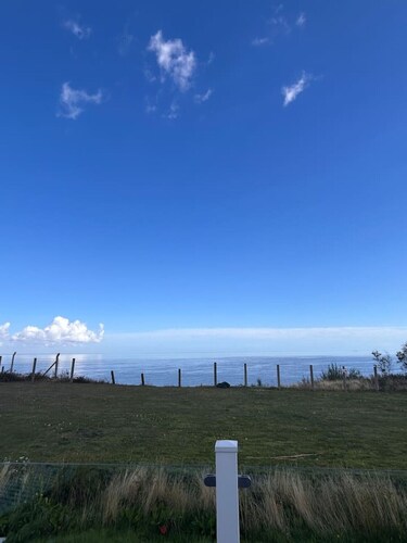 Beautiful lodge - stunning sea views, dog friendly