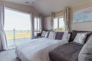 Bureau, fer et planche à repasser, Wi-Fi, draps fournis