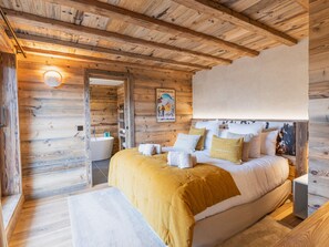 6 Schlafzimmer