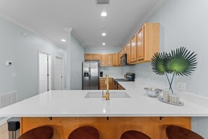 Private kitchen - Walker Key 3-bedroom condo with boat slip-Orange Beach (Orange Beach)
