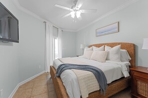 3 bedrooms, iron/ironing board, WiFi, bed sheets - Walker Key 3-bedroom condo with boat slip-Orange Beach (Orange Beach)