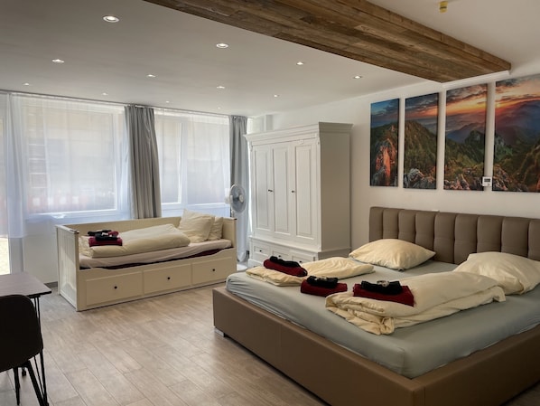 1 bedroom, WiFi, bed sheets