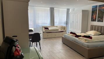 1 bedroom, WiFi, bed sheets