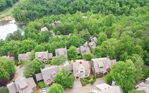 Big Canoe 5BR Mountain Escape – Steps to Chapel and Amenities