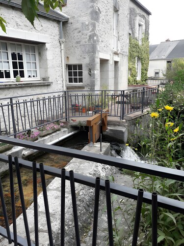 Apartment 'Gîte Du Moulin Béchereau' with Private Terrace, Shared Garden and Wi-Fi