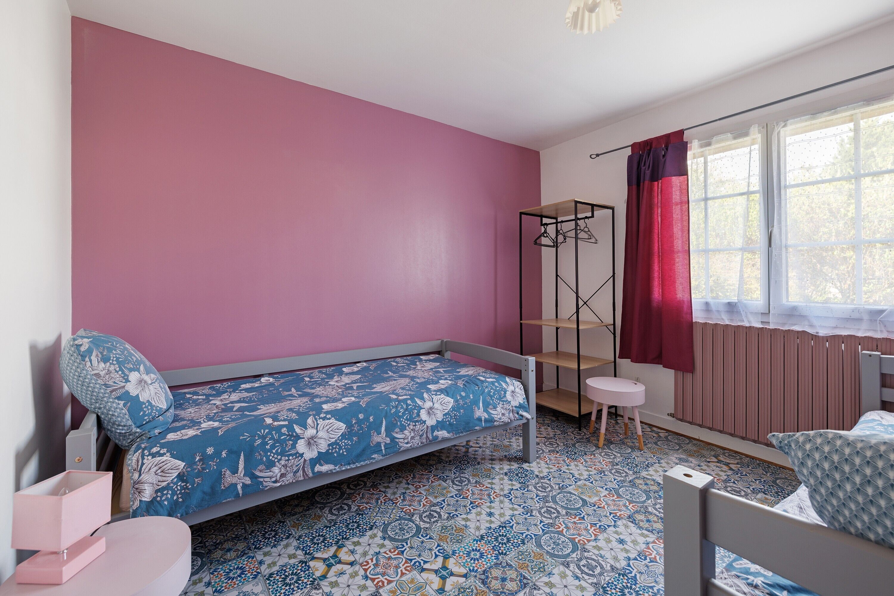 2 bedrooms, desk, iron/ironing board, WiFi