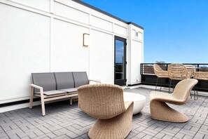 House | 3 bedrooms, desk, Internet - Nashville Escape With Skyline Deck and Hot Tub (Nashville)