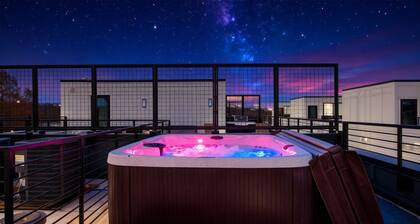 Nashville Escape With Skyline Deck and Hot Tub