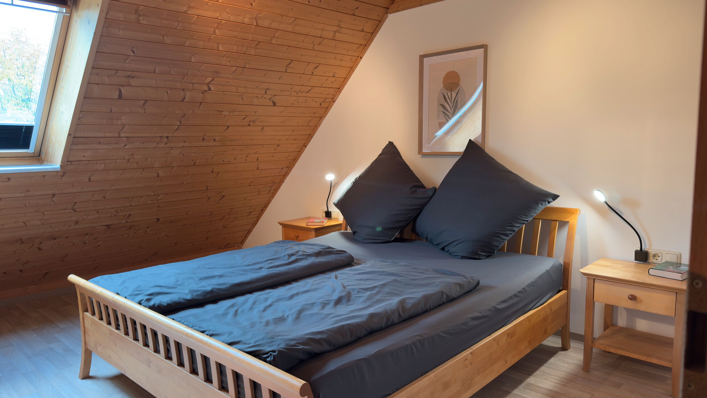 1 dormitorio, tabla de planchar con plancha, wifi y ropa de cama