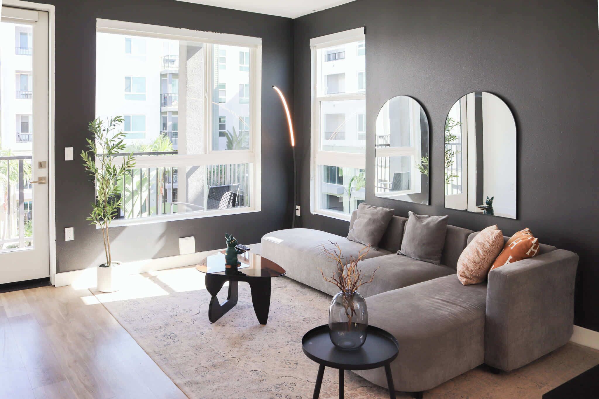 智能电视、桌上足球、乒乓球、书