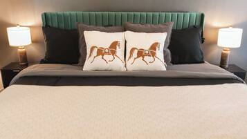 1 多间卧室、办公桌、熨斗/熨衣板、旅行婴儿床